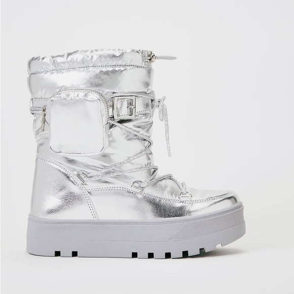 •Mila• Silver Snow/Moon Boots - Picture 5 of 6